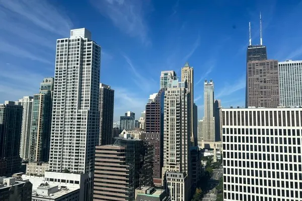 535 N MICHIGAN AVE 3216