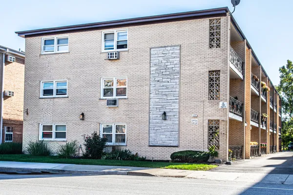 6464 N NW HWY 1E