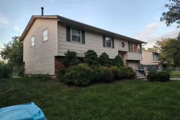 1637 216TH PL