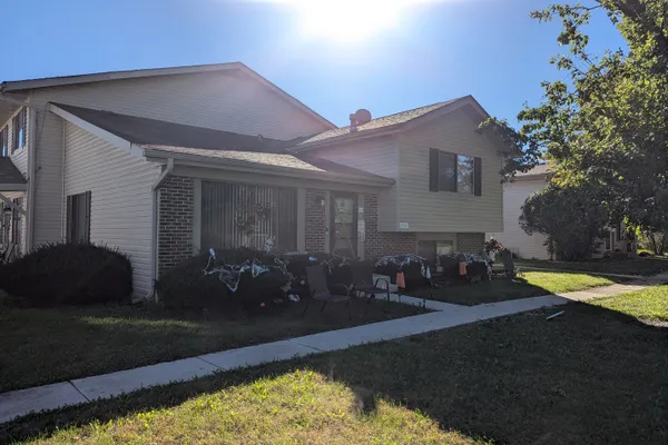 2S758 WINCHESTER CIR 3