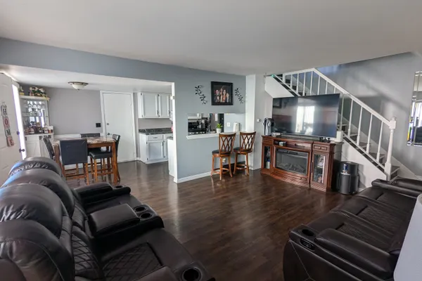 2S758 WINCHESTER CIR 3