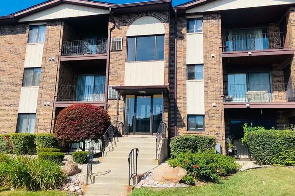 13933 LARAMIE AVE 217