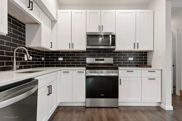 1244 LACOMA DR