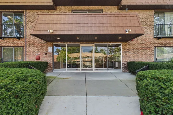 3900 DUNDEE RD 305