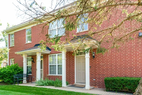 1002 KENSINGTON DR 17-E1