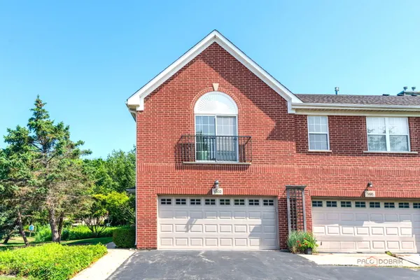 1002 KENSINGTON DR 17-E1