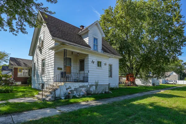 1203 S 4TH AVE