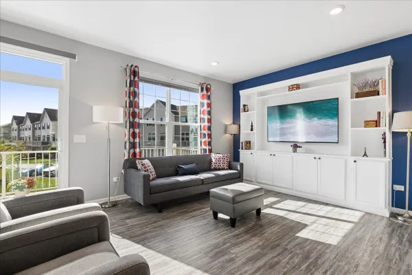 424 SHADOW CT