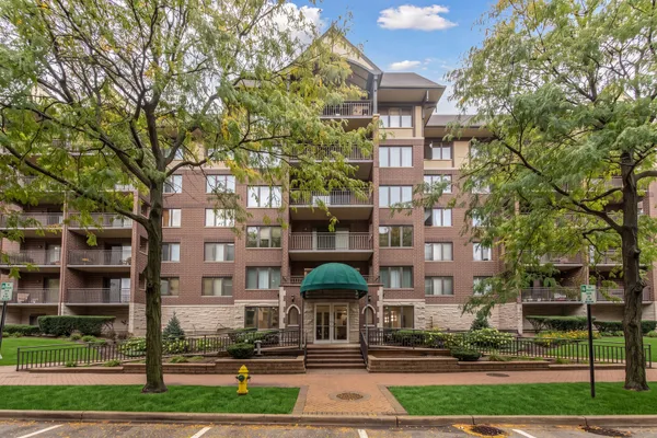 10 S WILLE ST 303