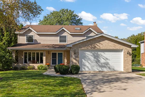 1N210 COVENTRY DR