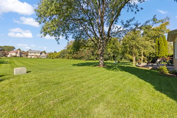 1N210 COVENTRY DR