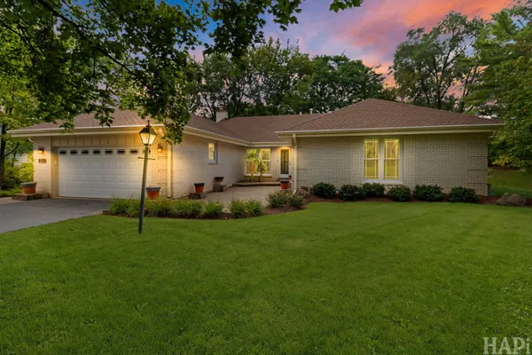 994 COMMONWEALTH CT