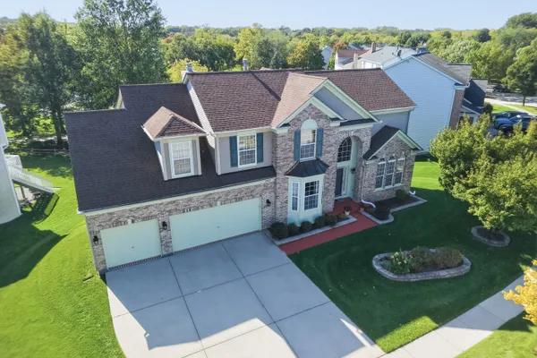 145 ROSEWOOD DR