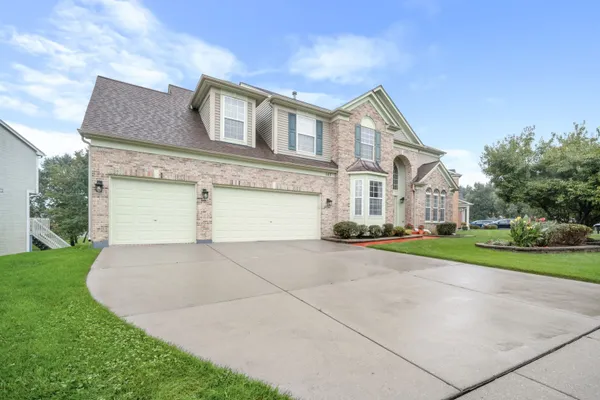 145 ROSEWOOD DR