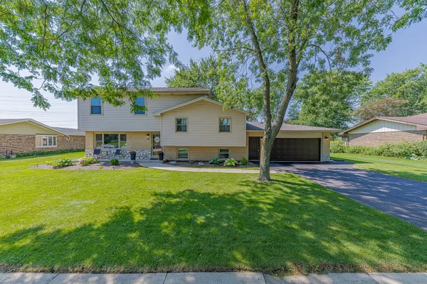 220 PFAFF DR