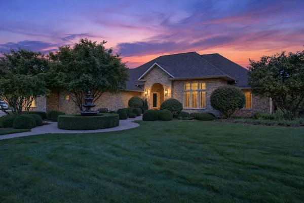 25118 W MCMILLIN DR