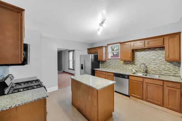 505 154TH PL
