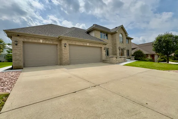 10433 AMBER LN