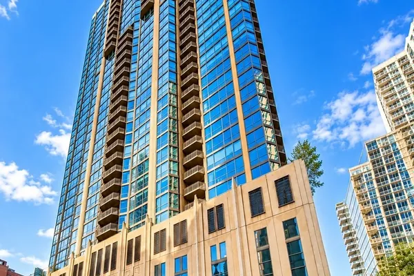 21 E HURON ST 1802
