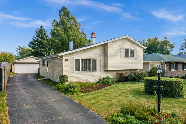 391 N KRAMER AVE