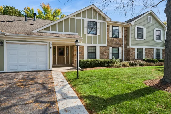 549 WILLIAMSBURG CT B2