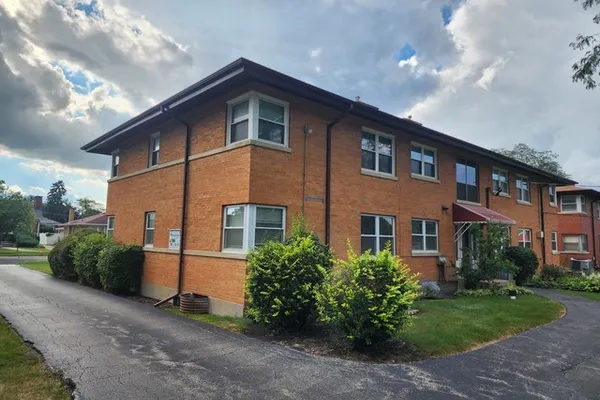 1341 BALMORAL AVE 2S