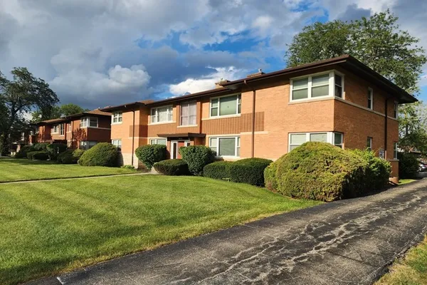 1341 BALMORAL AVE 2S