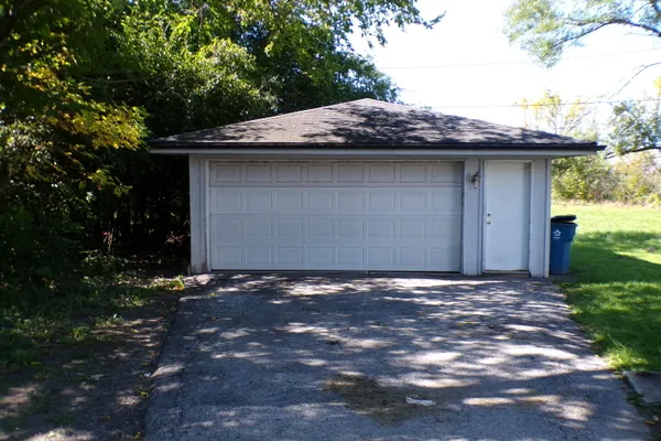 16614 FINCH AVE