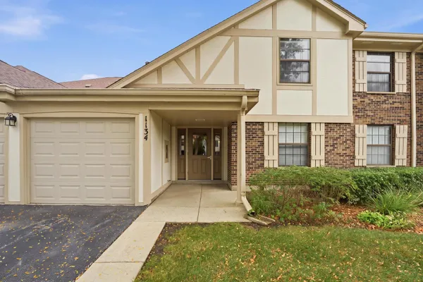 1134 HAWTHORNE CT B2