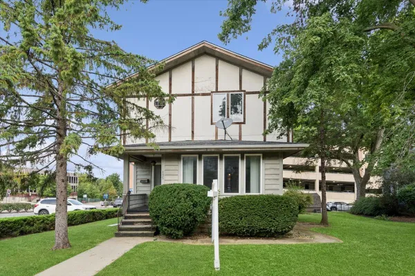 135 AURORA AVE