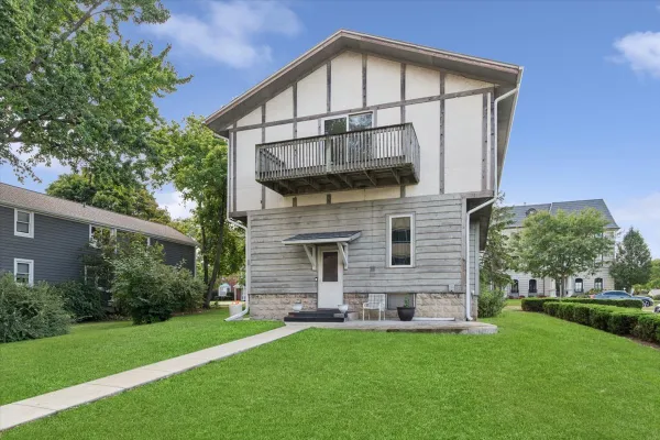 135 AURORA AVE