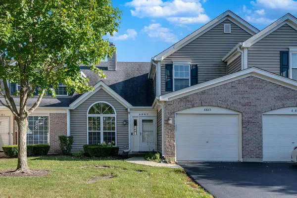 6865 HAMPTON CIR
