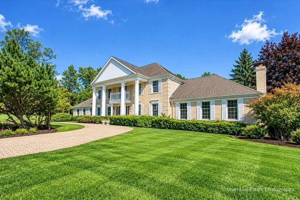 7 WILLOW BAY DR
