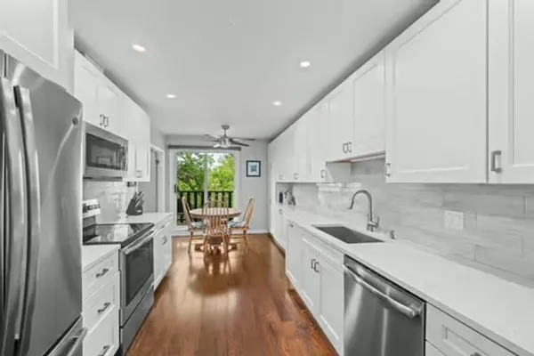 1125 LAKE COOK RD 505E