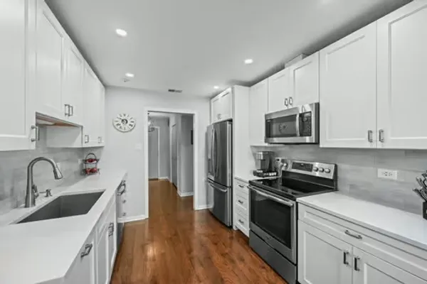 1125 LAKE COOK RD 505E
