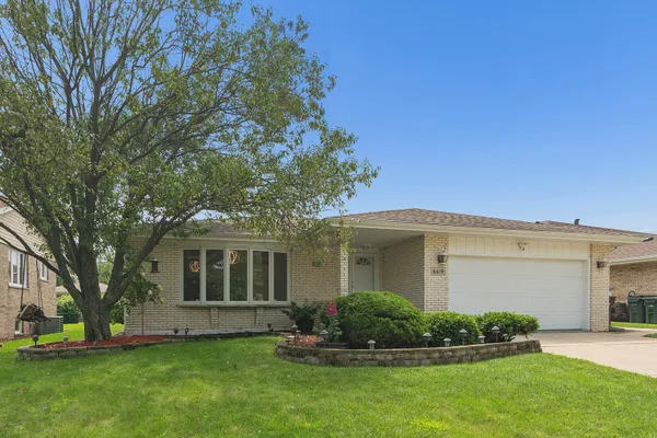 6619 COURTNEY DR
