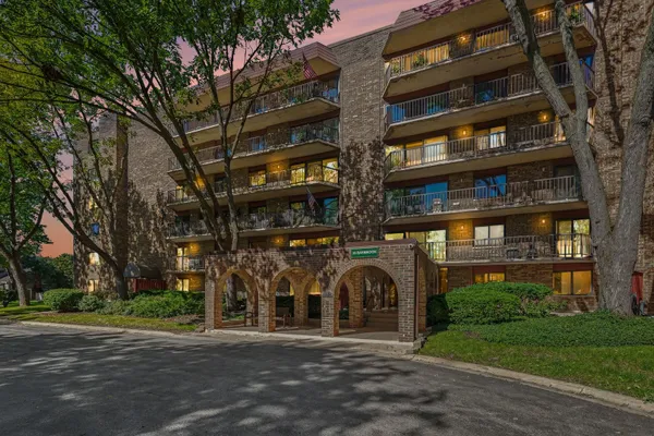 35 S BAYBROOK DR 309