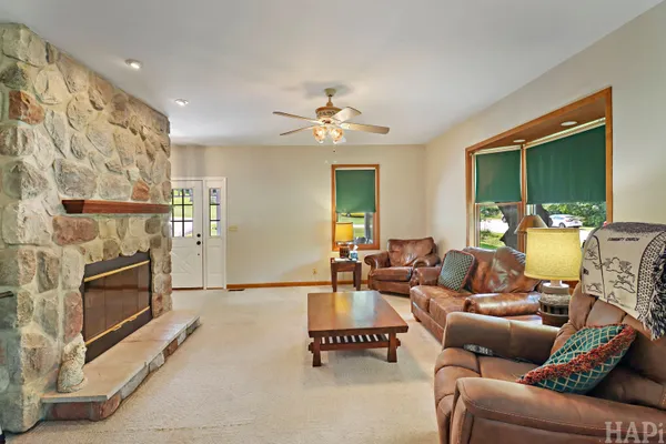 4712 WILDWOOD DR