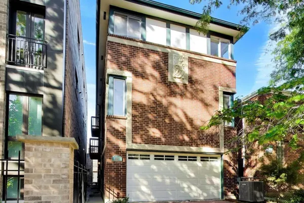 1512 W DIVERSEY PKWY C