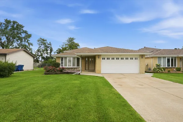 11942 S LAWLER AVE