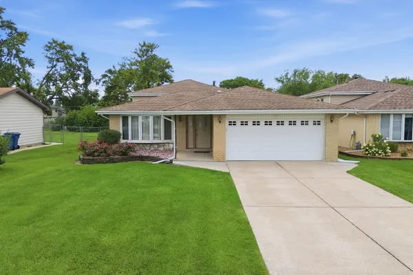 11942 S LAWLER AVE