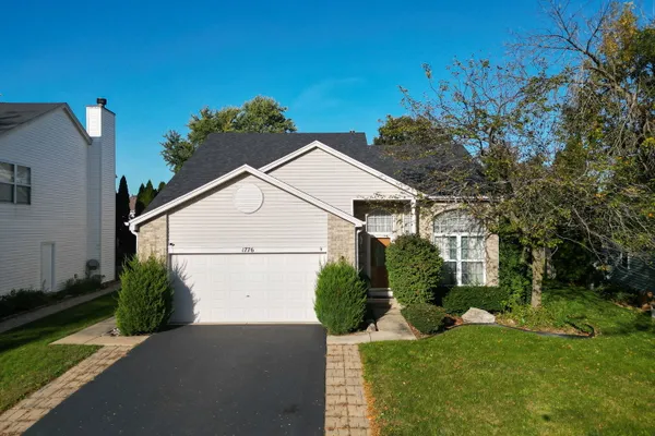 1776 AUTUMN WOODS LN