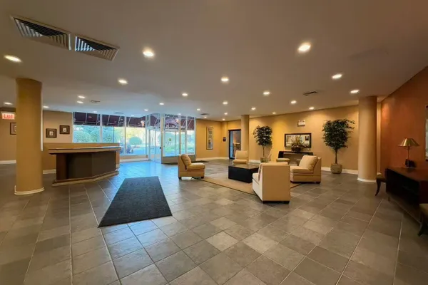 5200 S ELLIS AVE 207