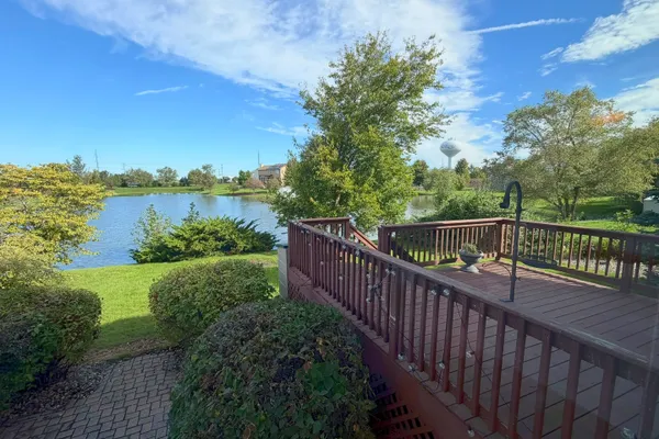 533 TREASURE DR