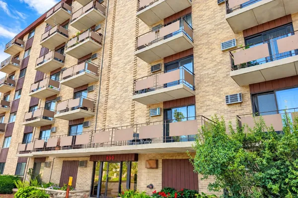 850 DES PLAINES AVE 101