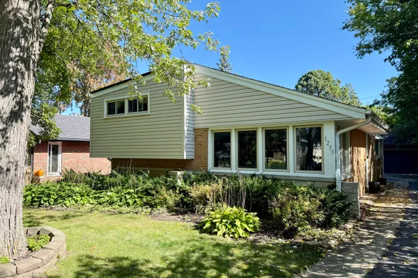 1235 FERNDALE AVE
