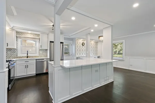 555 LOWDEN AVE