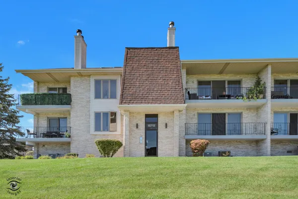 15713 LAKE HILLS CT 1N