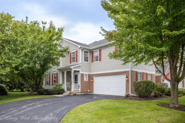 2615 LORRAINE CIR