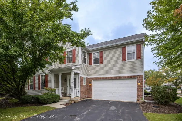 2615 LORRAINE CIR